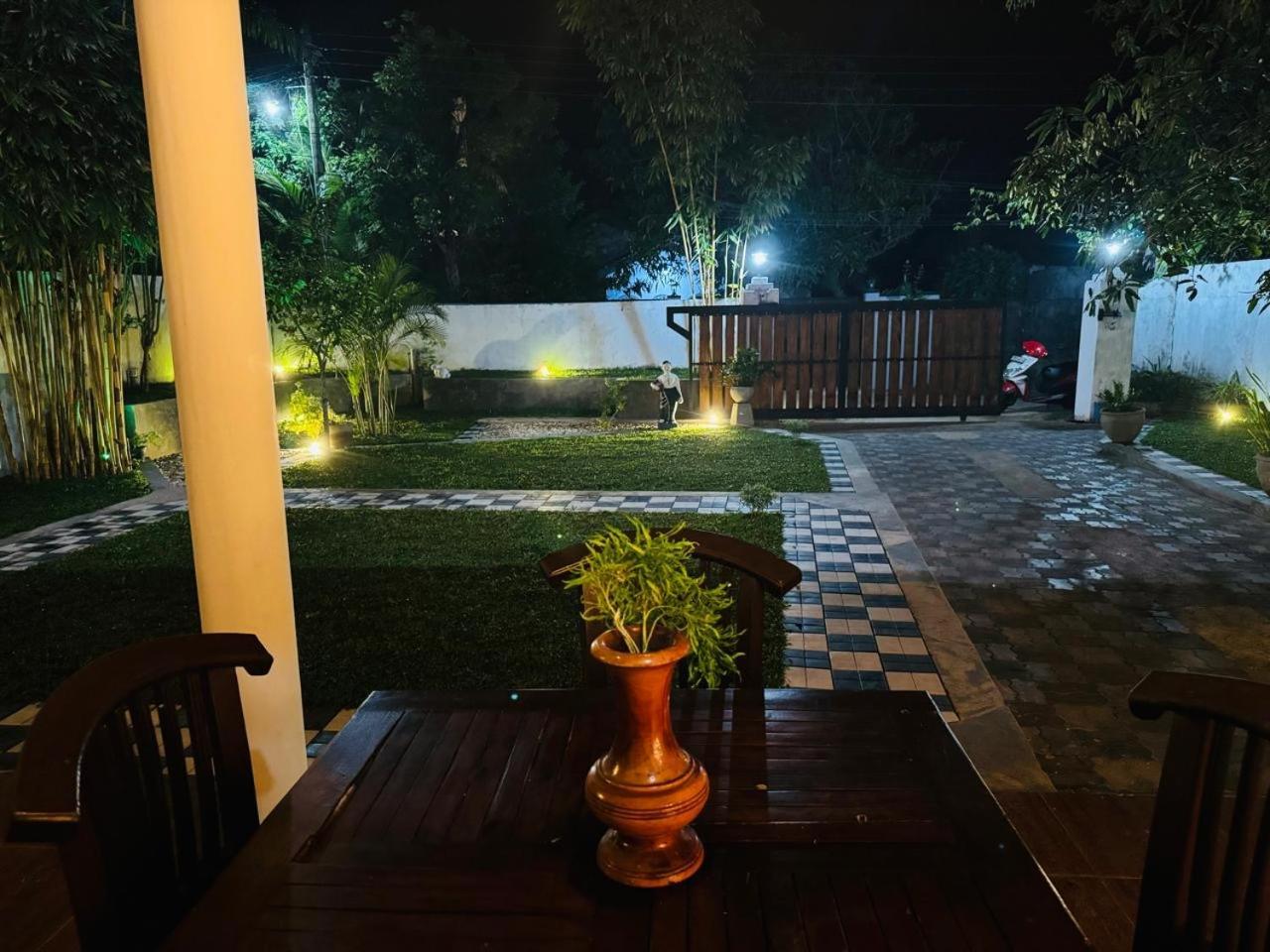 Akash Villa Talaramba Extérieur photo